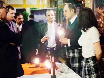 Degustacja whisky irlandzkiej - Organizacja imprezy hotelowej, wynajem atrakcji hotelowych - zdjęcie 2