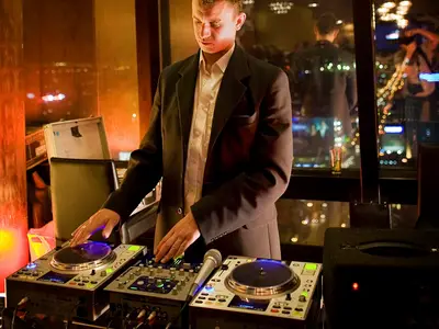 Organizacja dyskoteki - Profesjonalna organizacja dyskoteki na imprezy w hotelu - zdjęcie 2