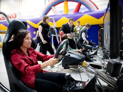 Symulator formuły 1 - Organizacja imprez hotelowych, wynajem atrakcji hotelowych - zdjęcie 2