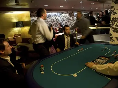 Wieczór tematyczny Jamesa Bonda - Organizacja tematycznych imprez w hotelu, wynajem atrakcji hotelowych - zdjęcie 1