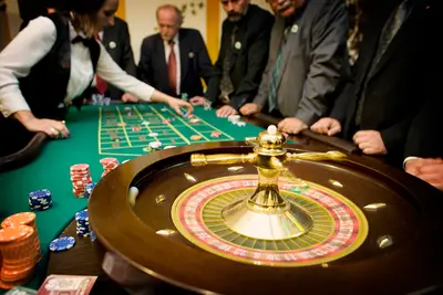 Stół do zabawy w Ruletkę z obsługą krupiera